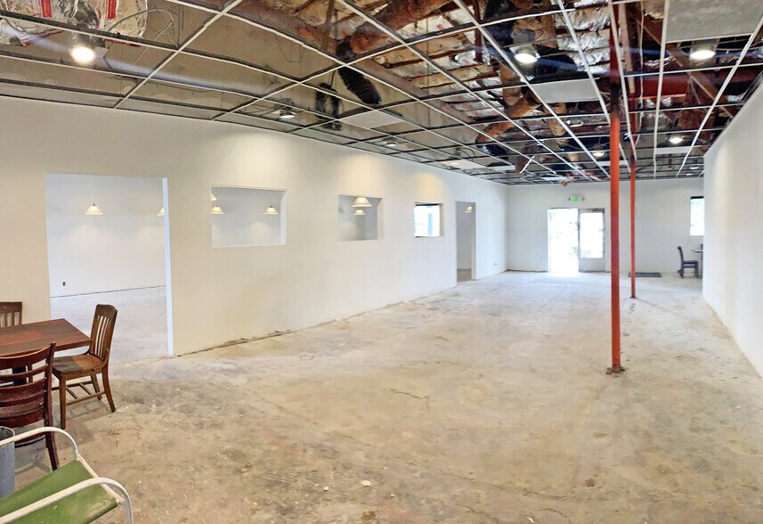 More Photos Of 5512-5530 Van Nuys Blvd, Sherman Oaks Restaurant For Lease