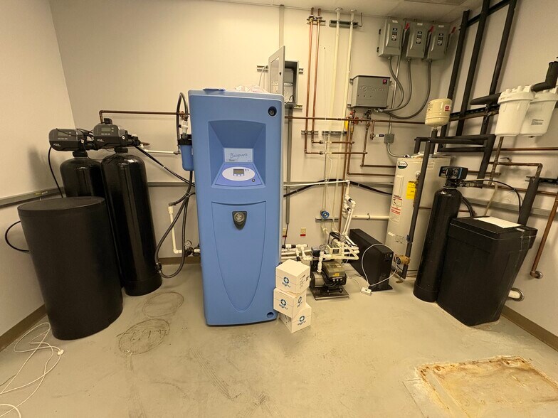 More Photos Of 3589 Sagamore Pky, Lafayette Office For Lease