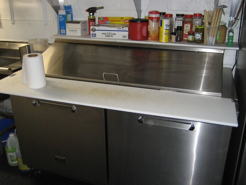 More Photos Of 22234-22238 W Warren Ave, Redford Bar For Sale