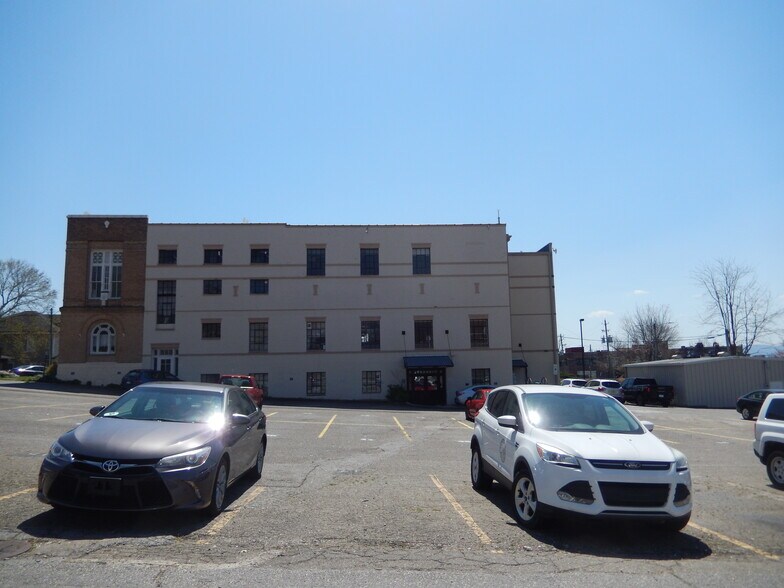 More Photos Of 46 Aston St, Asheville Light Manufacturing For Lease