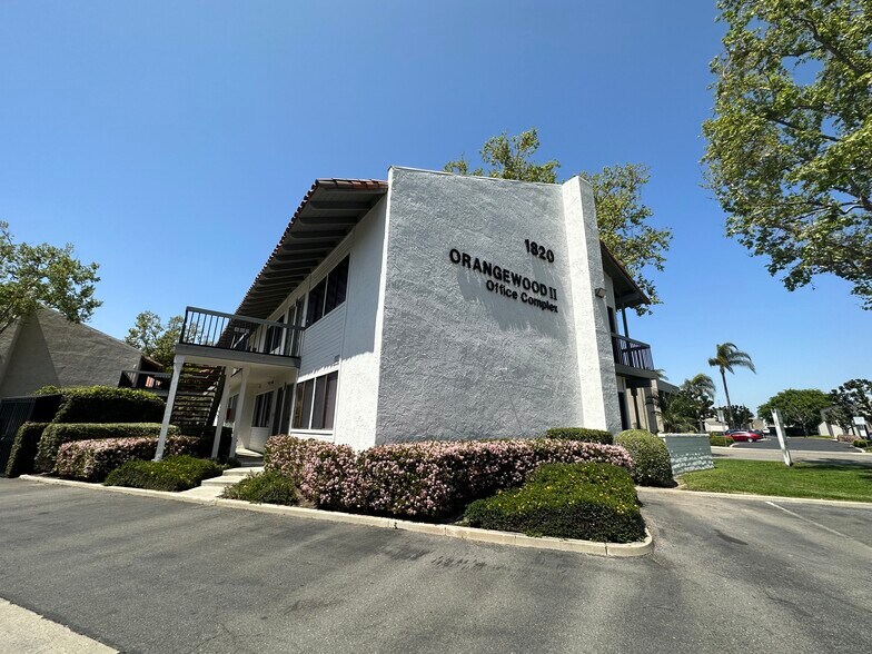 More Photos Of 1820 W Orangewood Ave, Orange Office For Lease