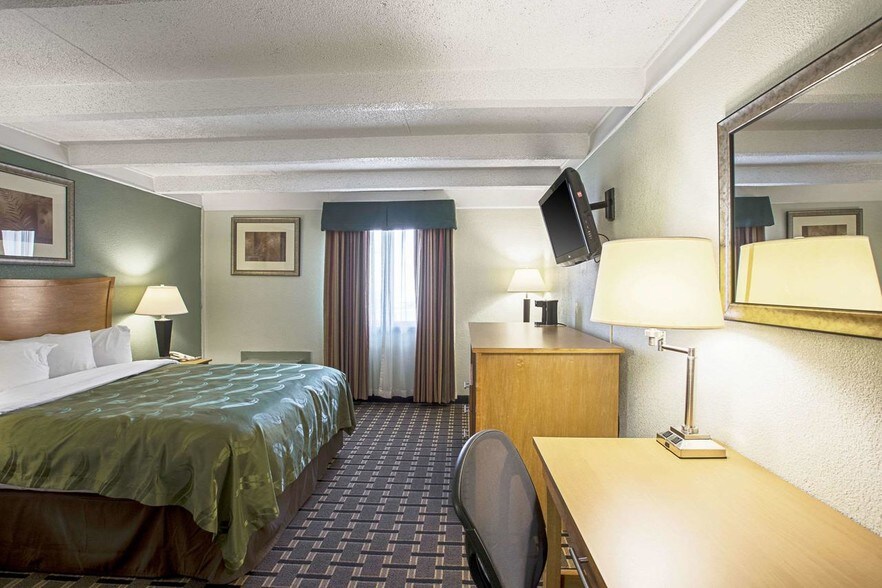 More Photos Of 3537 W Broadway, Council Bluffs Hotel For Sale
