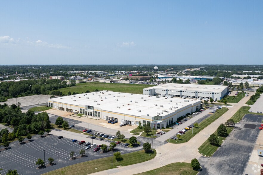 More Photos Of 21-31 Commerce Dr, O'Fallon Unknown For Lease