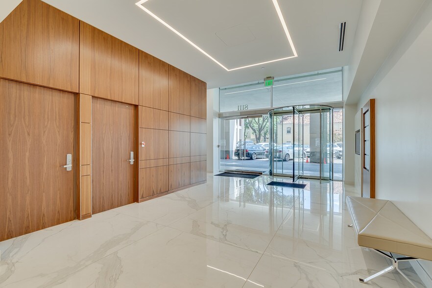 More Photos Of 8111 Preston Rd, Dallas Office For Lease