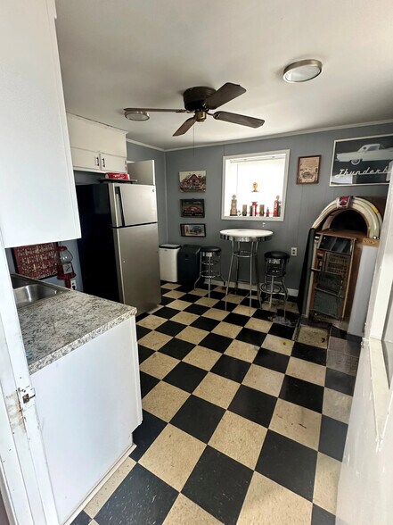 More Photos Of 5220 Jones Rd, Forest Park Warehouse For Sale