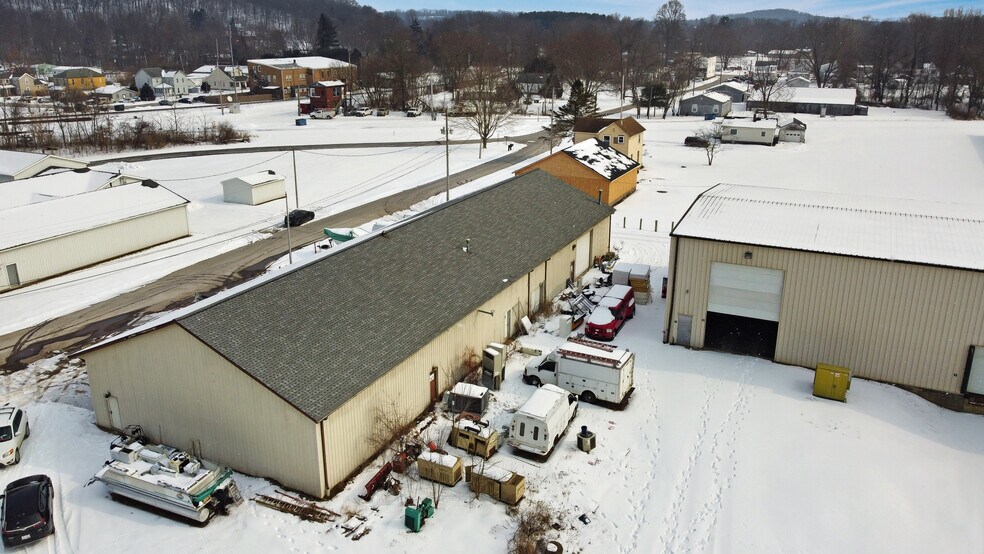 More Photos Of 3000 S 1st St, Clinton Manufacturing For Sale