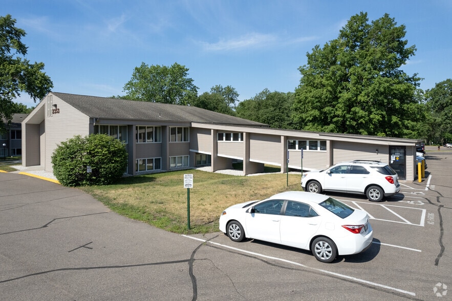 More Photos Of 2353 Rice St, Roseville Office For Lease