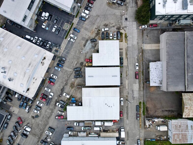More Photos Of 3439 16th Ave W, Seattle Manufacturing For Sale
