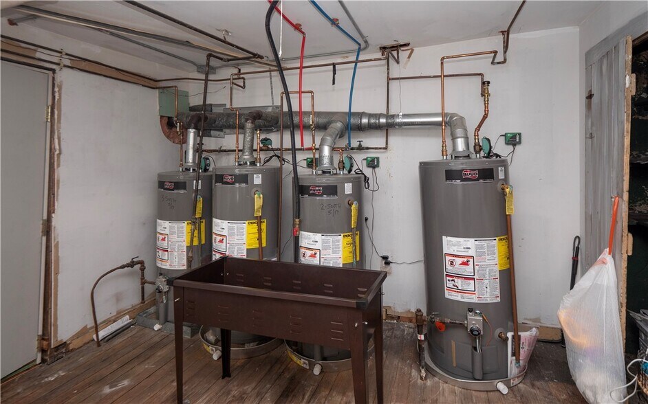 More Photos Of 130-132 Spring St, Newport Apartments For Sale