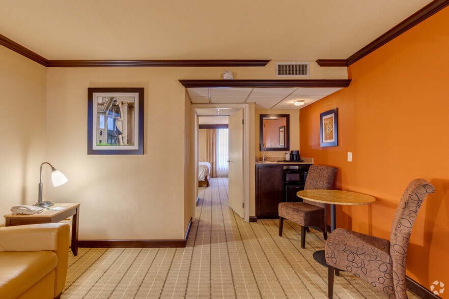 More Photos Of 2101 S Meridian Ave, Oklahoma City Hotel For Sale