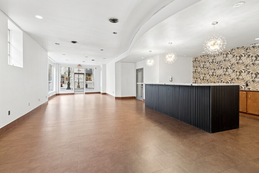 More Photos Of 401 Baronne St, New Orleans Hospitality For Lease