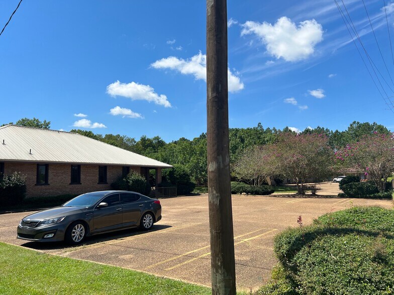 More Photos Of 2680 River Ridge Dr, Jackson Medical For Sale