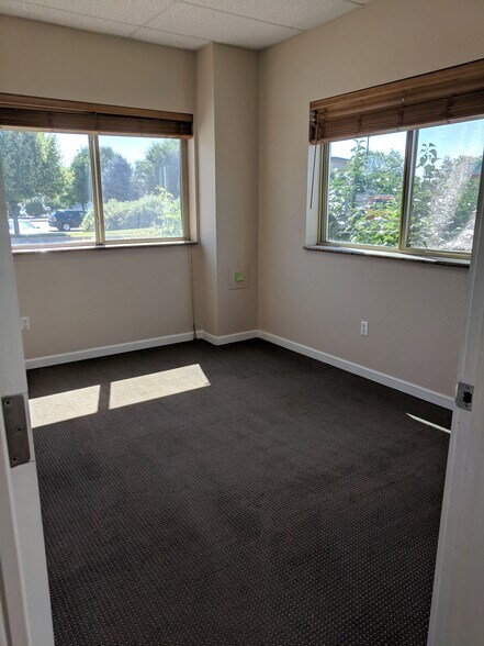 More Photos Of 123-151 12th St SW, Loveland Manufacturing For Sale