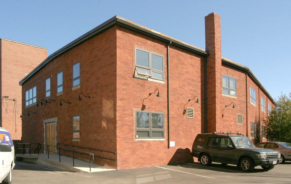 More Photos Of 3 Brook St, Watertown Office For Lease