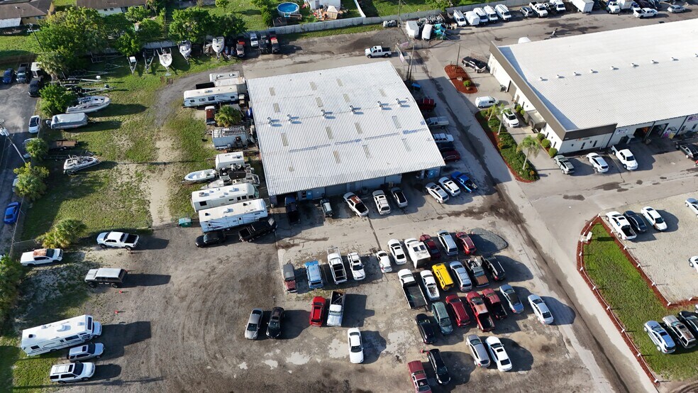 More Photos Of 1044 NE Pine Island Rd, Cape Coral Warehouse For Lease