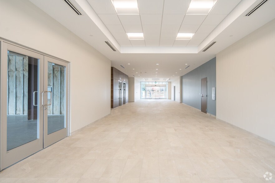 More Photos Of 6121 N State Highway 161, Irving Medical For Lease