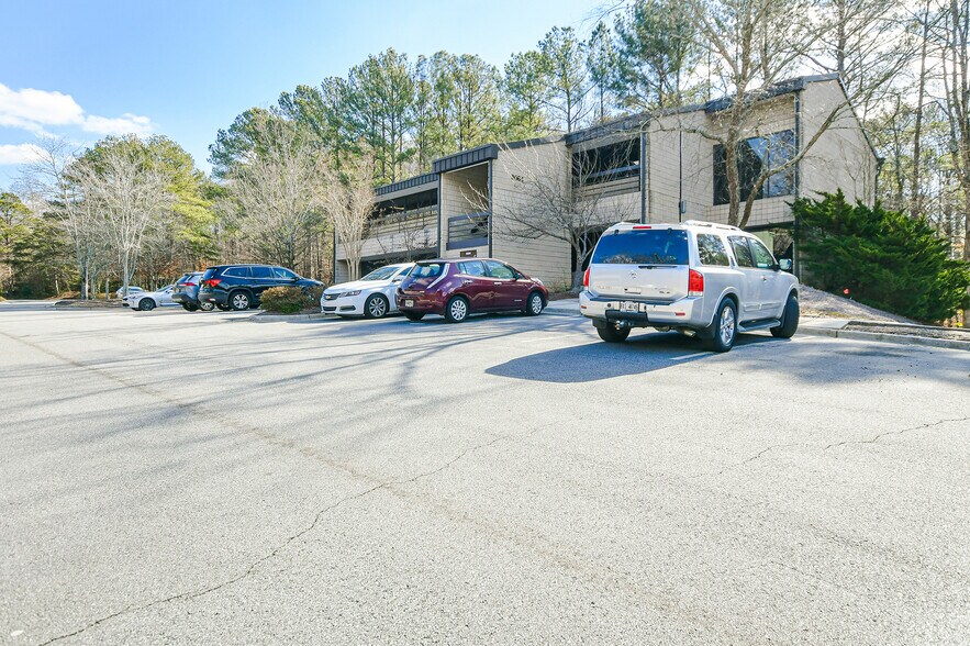 More Photos Of 3084 Mercer University Dr, Chamblee Loft Creative Space For Lease