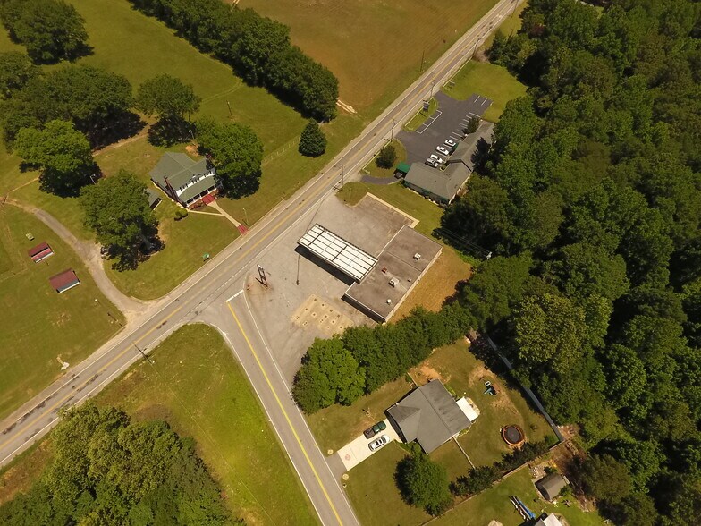 More Photos Of 2600 Earls Bridge Rd, Easley Convenience Store For Sale