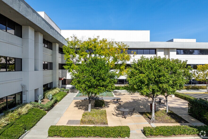 More Photos Of 500 S Kraemer Blvd, Brea Office For Lease