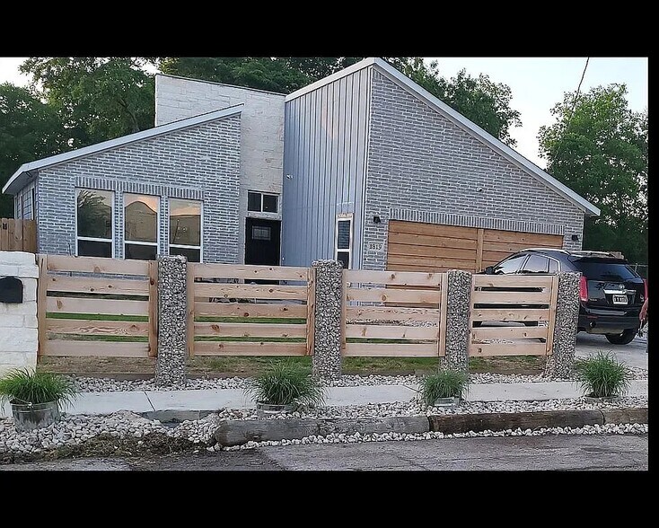 More Photos Of 1819 Paducah Ave, Dallas Apartments For Sale