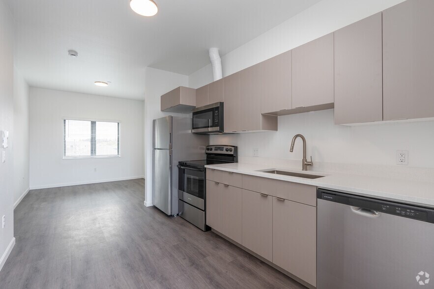 More Photos Of 2171 N Rosa Parks Way, Portland Apartments For Sale