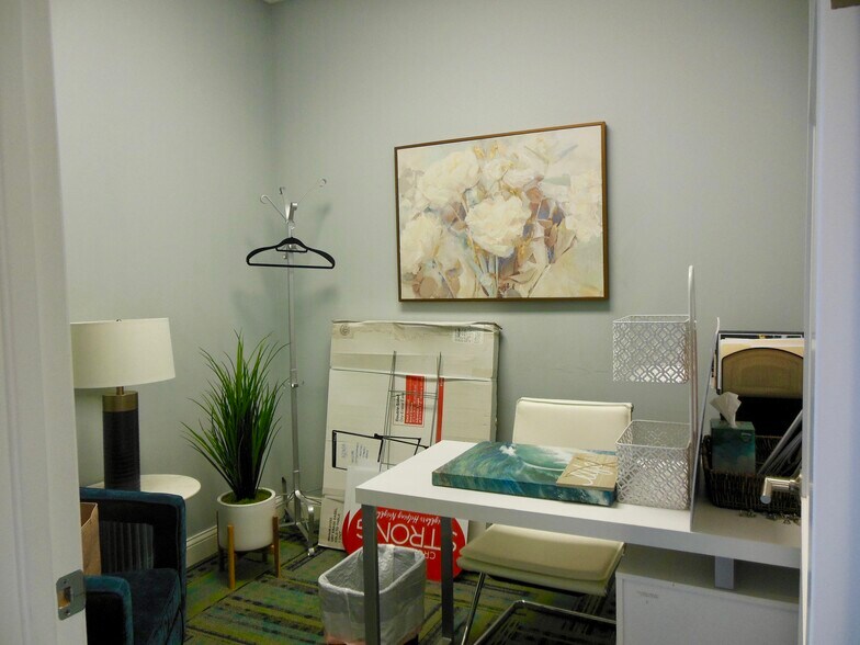 More Photos Of 503 E Summit, Crown Point Loft Creative Space For Lease