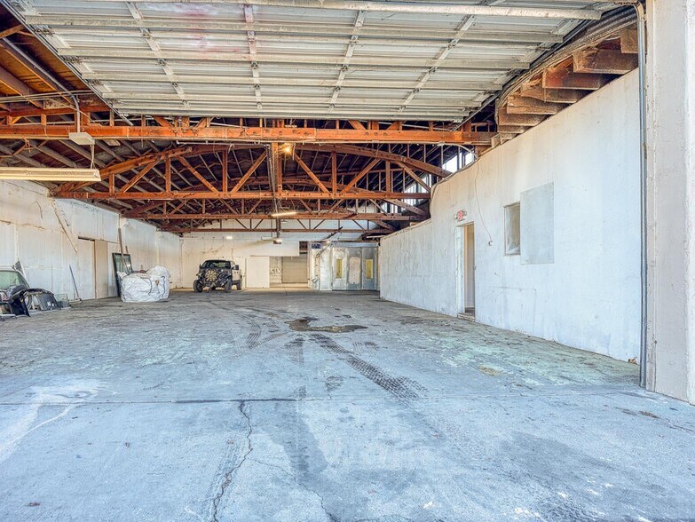 More Photos Of 300 Market St, Klamath Falls Warehouse For Sale