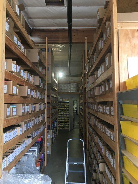 More Photos Of 7177 Convoy Ct, San Diego Unknown For Lease