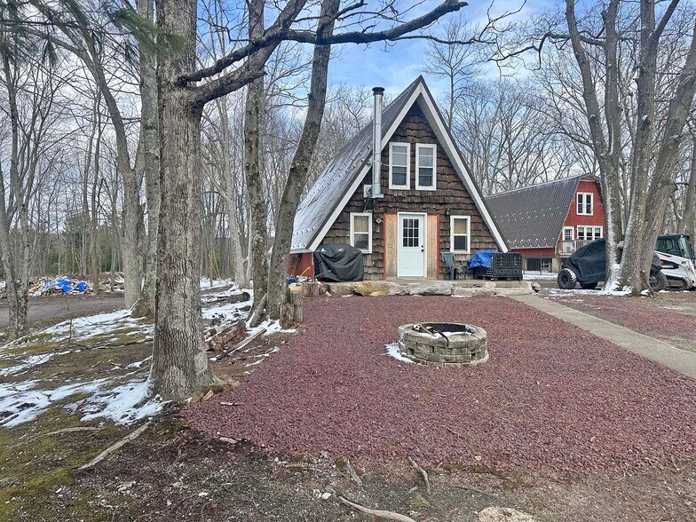 More Photos Of 982 W Center St, Sheppton Bar For Sale