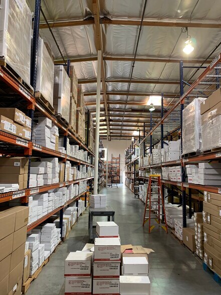More Photos Of 431 Calle San Pablo, Camarillo Warehouse For Lease