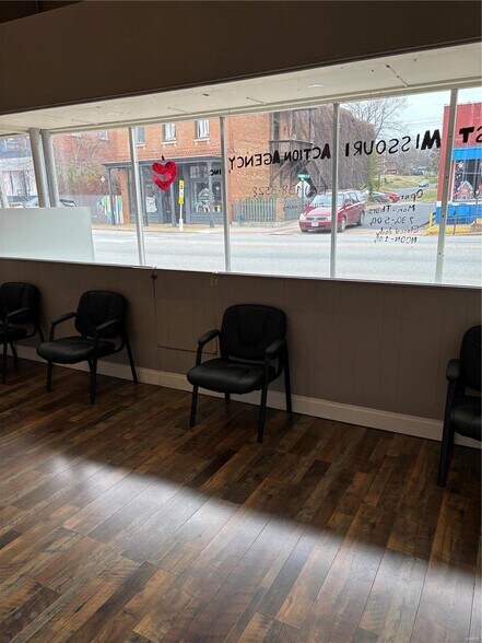 More Photos Of 201 E High St, Potosi Storefront Retail Office For Sale
