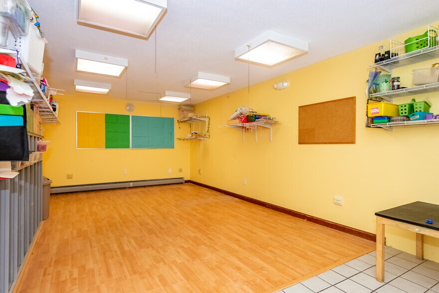 More Photos Of 105 Durham Rd, Dover Daycare Center For Sale