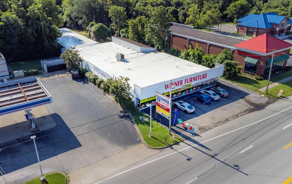 More Photos Of 10509 Dixie Hwy, Louisville Freestanding For Lease