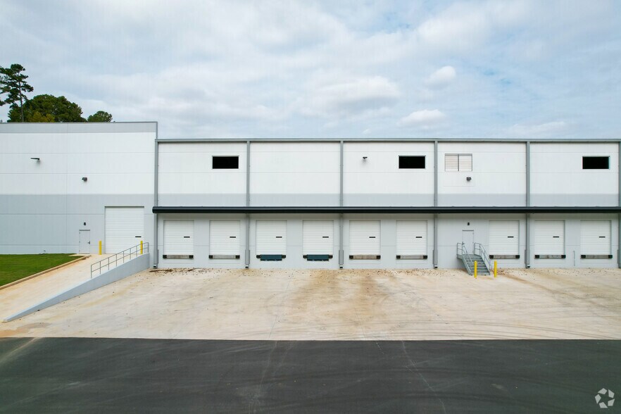 More Photos Of 550 Rock Hill Dr, Atlanta Distribution For Lease