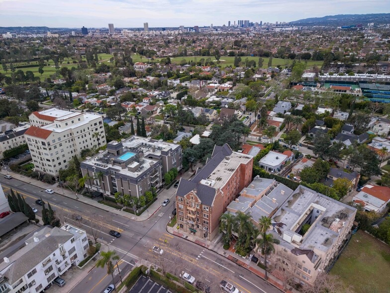More Photos Of 601 N Rossmore Ave, Los Angeles Apartments For Sale