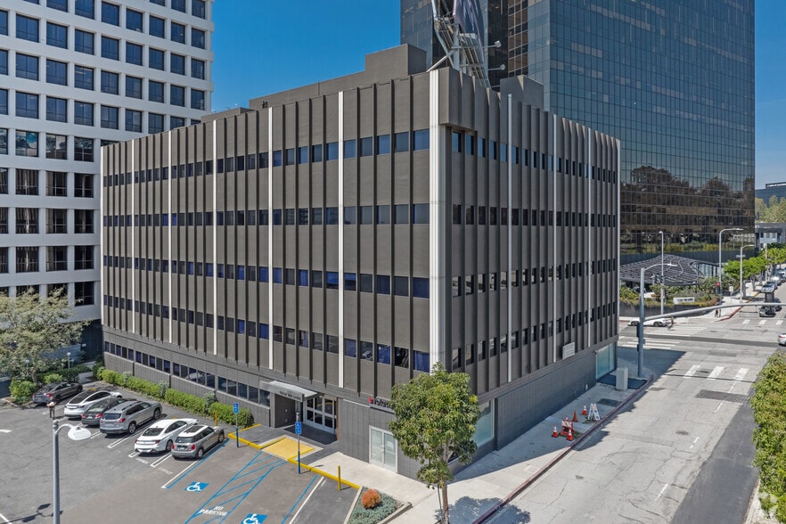Primary Photo Of 11600 Wilshire Blvd, Los Angeles Medical For Lease