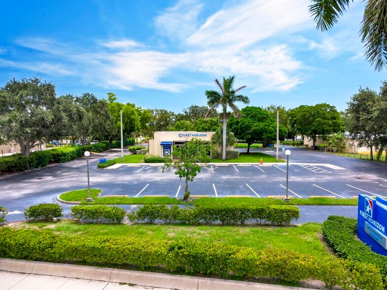 More Photos Of 4820 N Federal Hwy, Lighthouse Point Bank For Sale