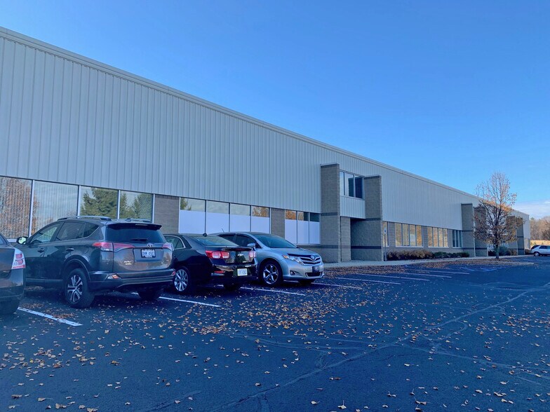 More Photos Of 950 Vitality Dr NW, Comstock Park Warehouse For Lease