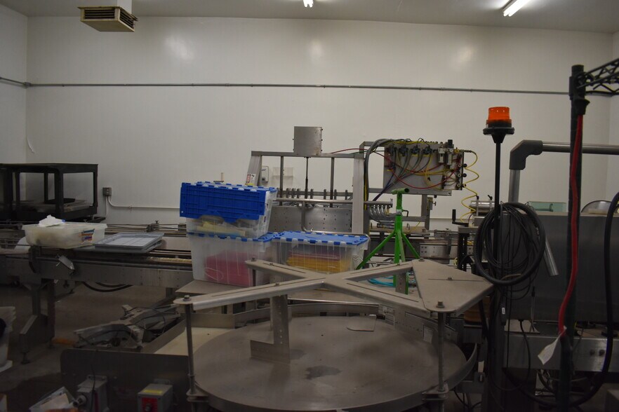 More Photos Of 7822 Salt Lake Ave, Cudahy Warehouse For Sale