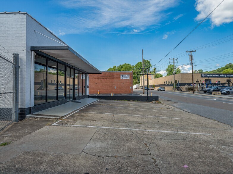 More Photos Of 105 W Henderson St, Marion General Retail For Sale
