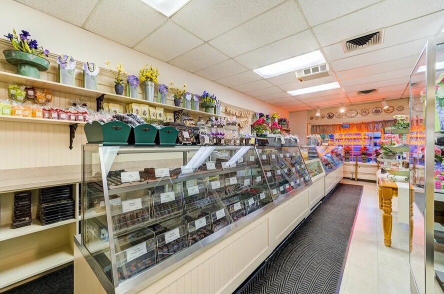 More Photos Of 269 Main St, Beacon Storefront For Sale