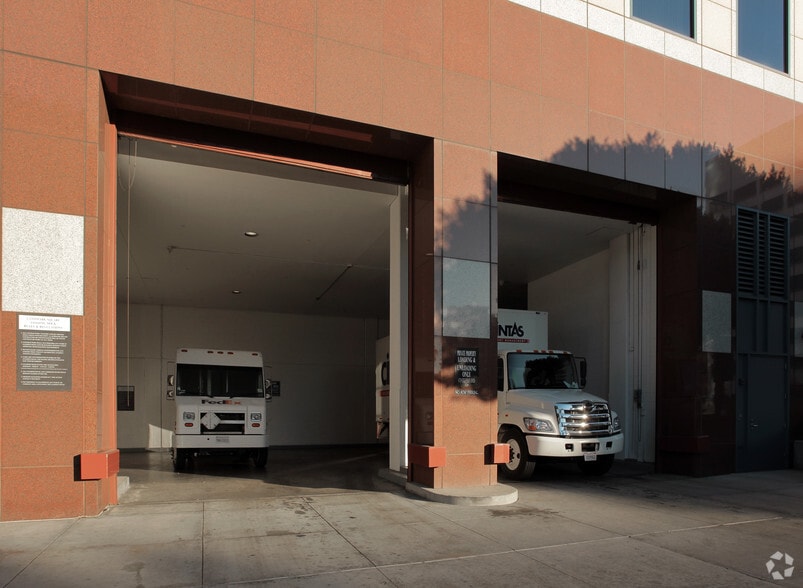 More Photos Of 111 W Ocean Blvd, Long Beach Coworking Space