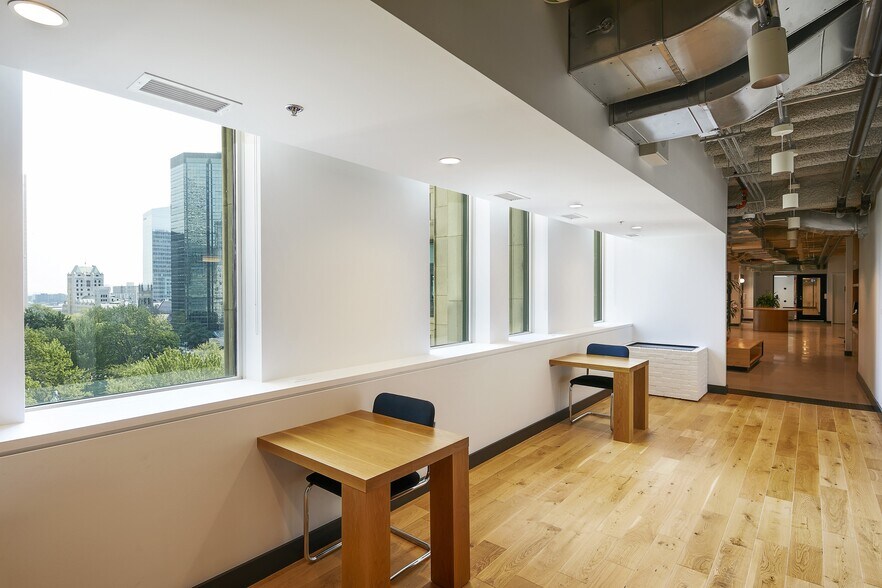 More Photos Of 1010 Rue Sainte-Catherine O, Montréal Coworking Space