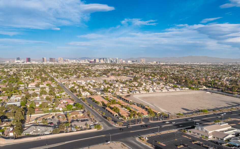 More Photos Of 3130 S Rainbow Blvd, Las Vegas Unknown For Lease