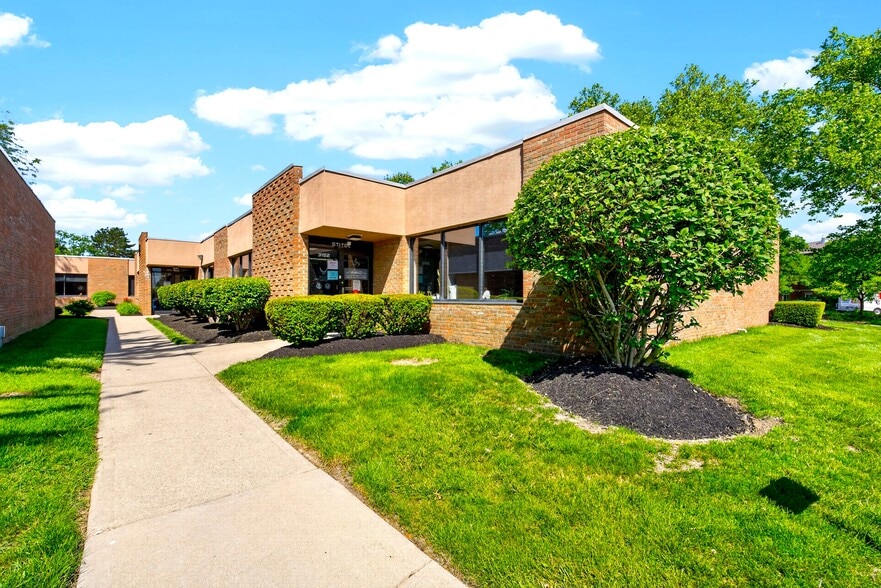 More Photos Of 3160-3162 Presidential Dr, Fairborn Unknown For Lease
