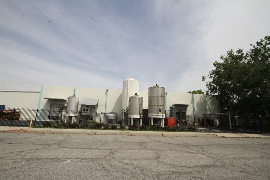 More Photos Of 444 Athol St, San Bernardino Warehouse For Sale