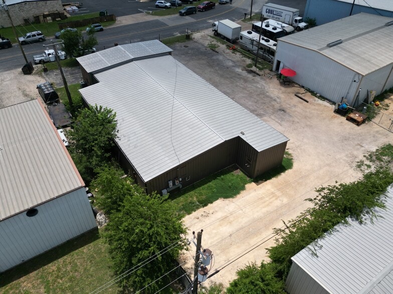 More Photos Of 13804 Dragline Dr, Austin Warehouse For Sale