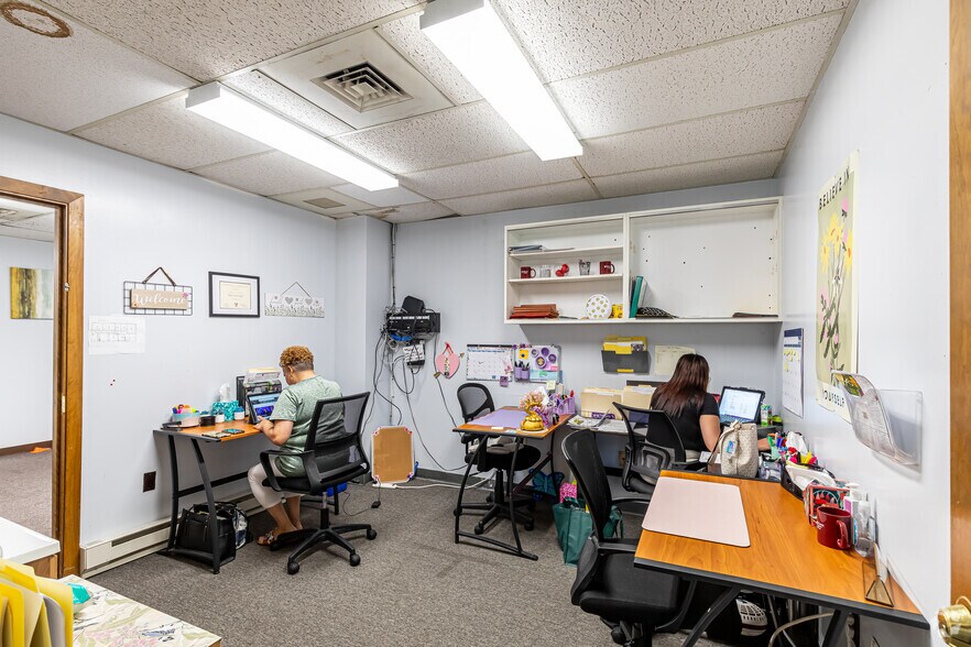More Photos Of 125 Liberty St, Springfield Medical For Lease