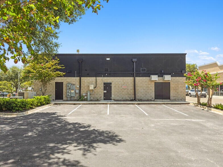 More Photos Of 3655 University Blvd W, Jacksonville Freestanding For Sale