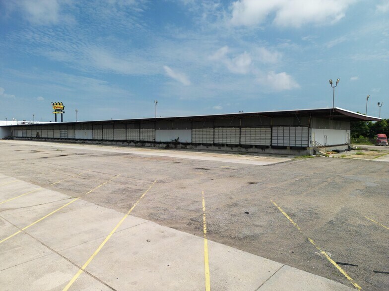 More Photos Of 12170 Old Gentilly Rd, New Orleans Truck Stop For Lease